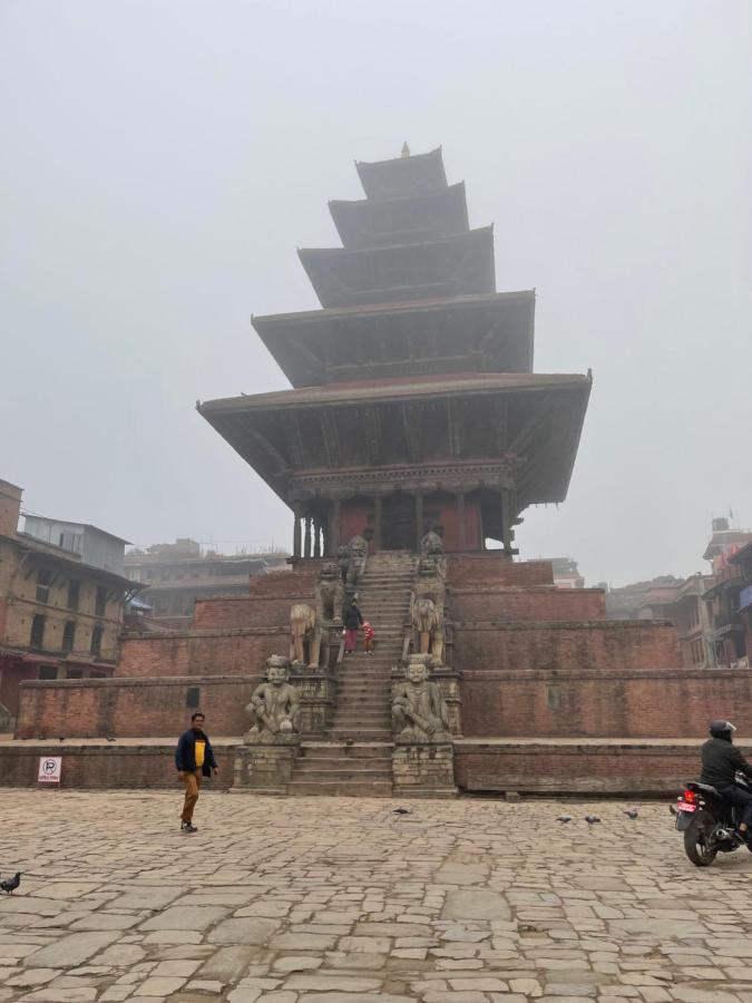 Hotel Empire & Rooftop Restaurant Bhaktapur Exterior photo