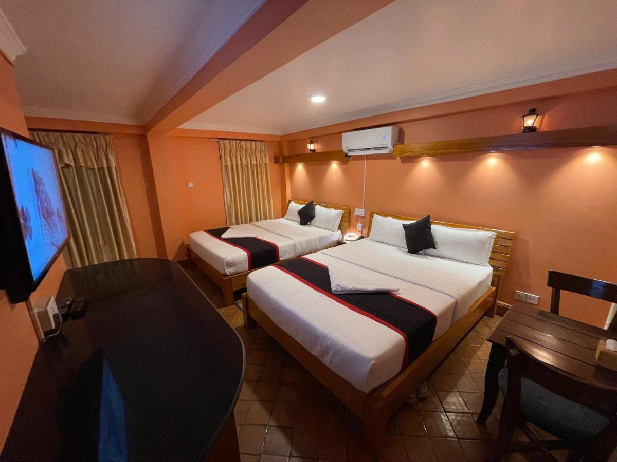 Hotel Empire & Rooftop Restaurant Bhaktapur Exterior photo