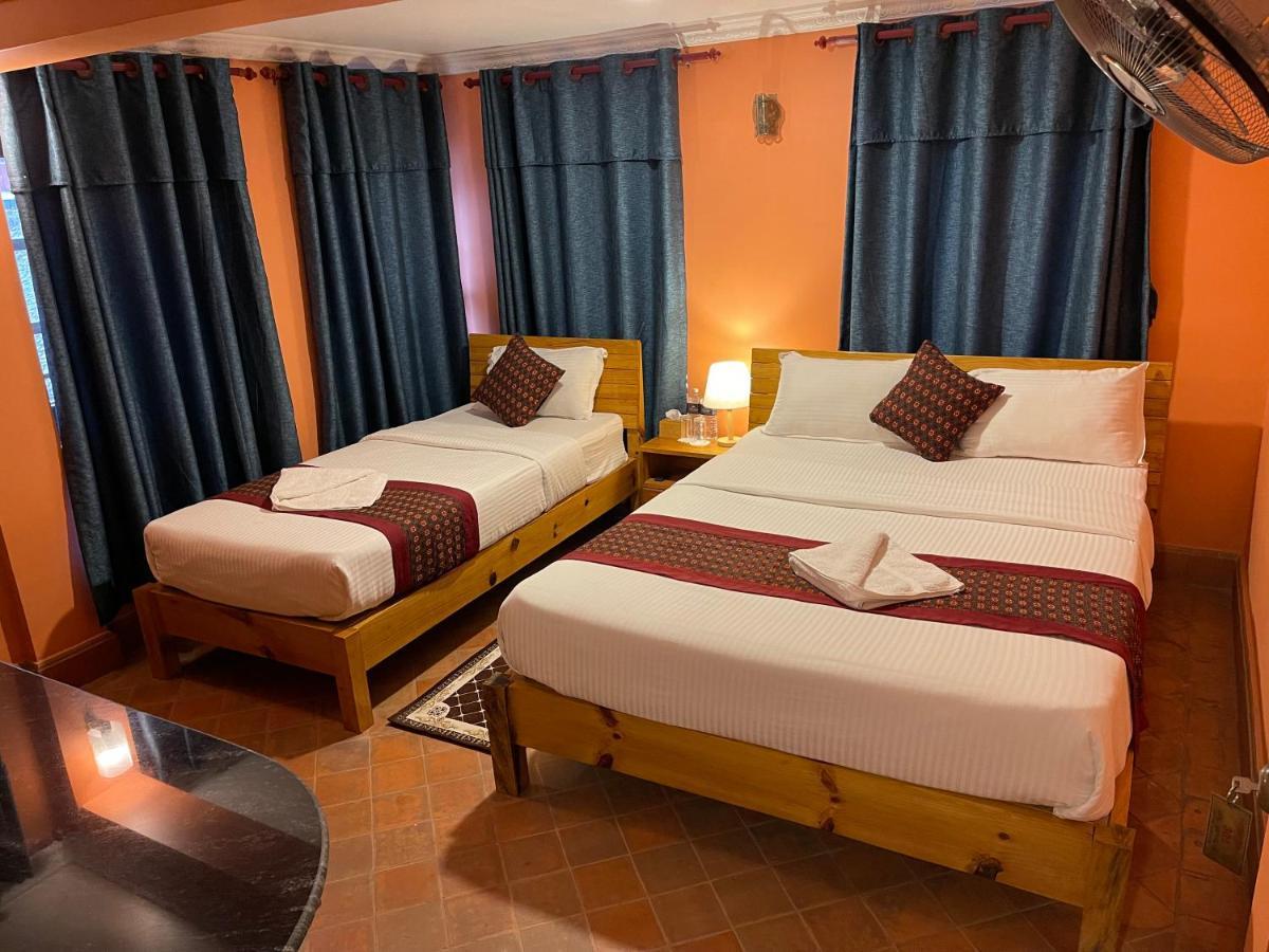 Hotel Empire & Rooftop Restaurant Bhaktapur Exterior photo