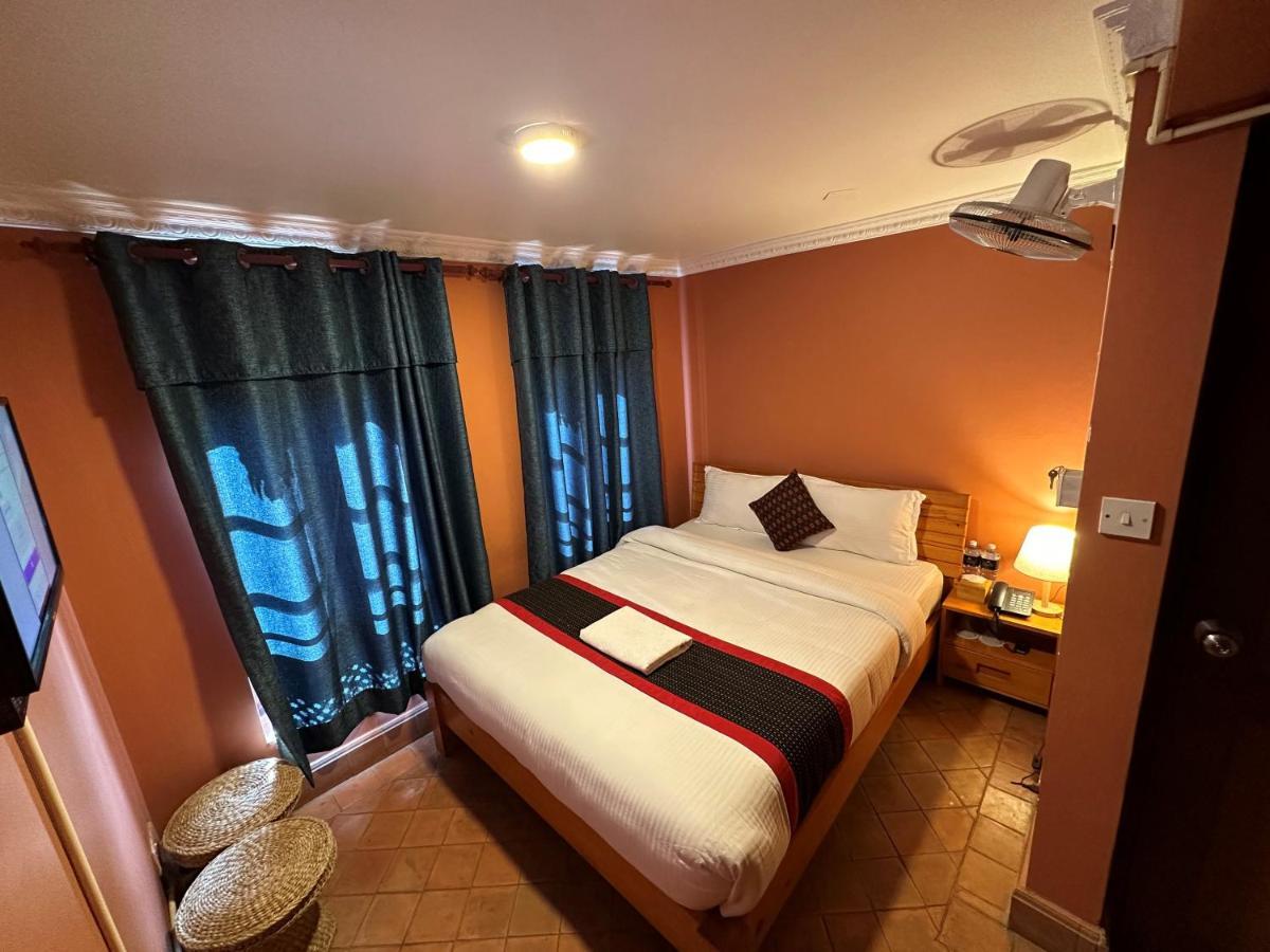 Hotel Empire & Rooftop Restaurant Bhaktapur Exterior photo
