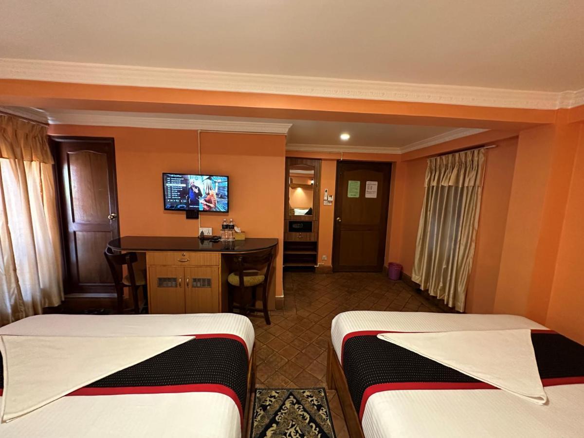 Hotel Empire & Rooftop Restaurant Bhaktapur Exterior photo